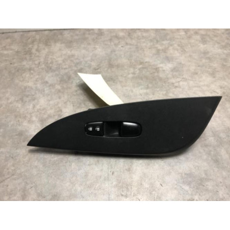 Interrupteur de leve vitre avant droit NISSAN PULSAR d’occasion