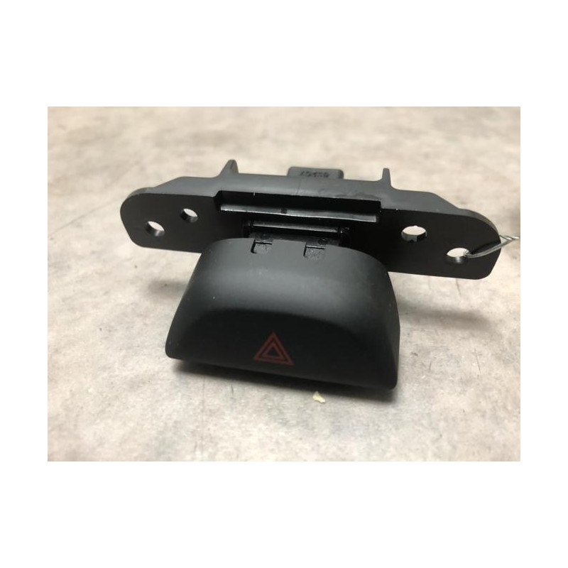 Bouton de warning NISSAN PULSAR d’occasion