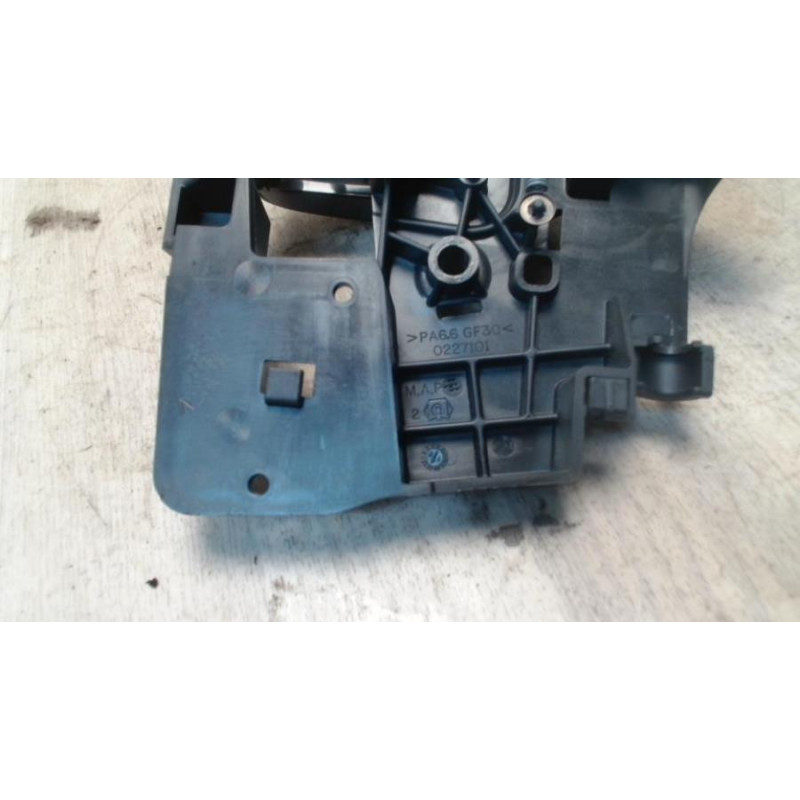Poignee interieur porte laterale droite PEUGEOT PARTNER 2 PHASE 1 d’occasion