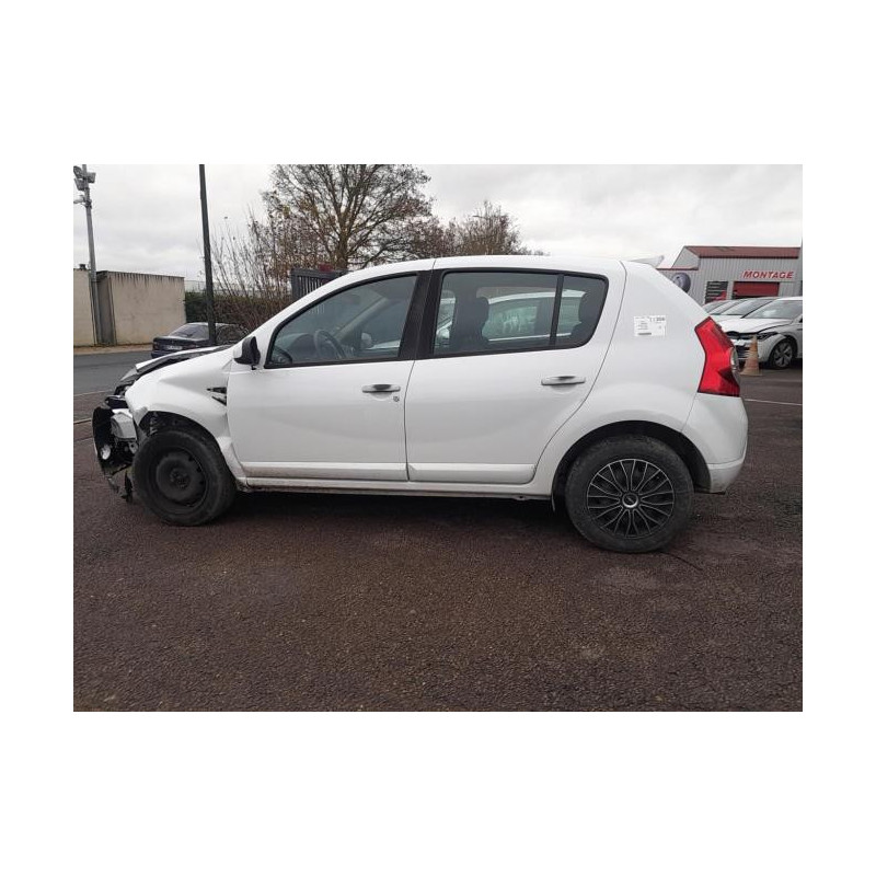 Vitre arriere droit DACIA SANDERO 1 d’occasion