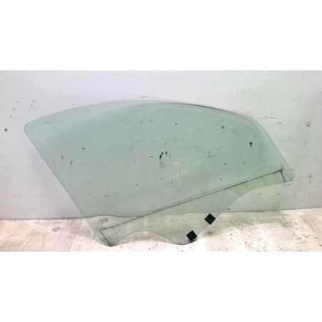 Vitre avant droit DACIA SANDERO 1 d’occasion