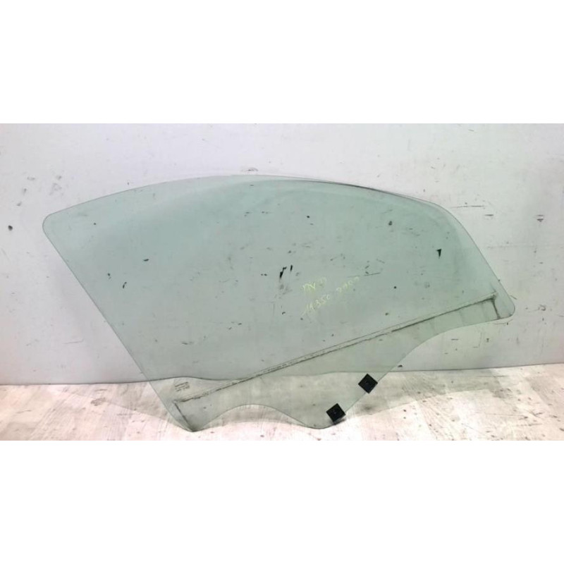 Vitre avant droit DACIA SANDERO 1 d’occasion