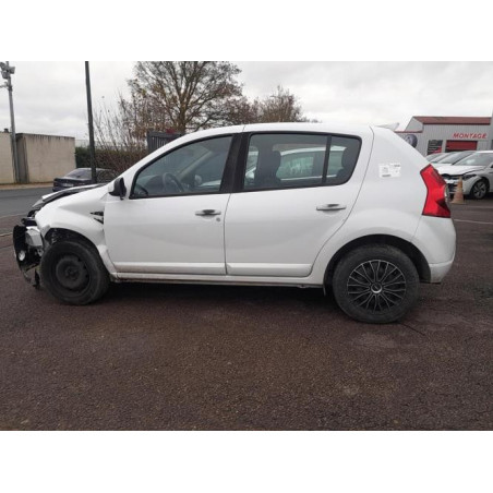 Vitre avant droit DACIA SANDERO 1 d’occasion