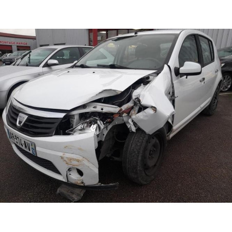 Vitre avant droit DACIA SANDERO 1 d’occasion