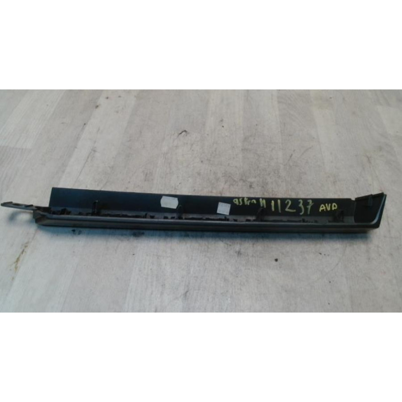 Baguette de porte avant droite OPEL ASTRA H PHASE 1 d’occasion