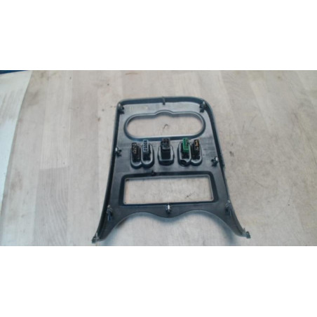Facade autoradio DACIA SANDERO 1 d’occasion