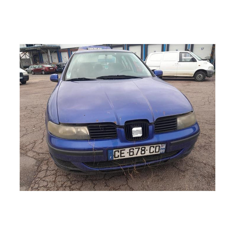 Panneau de porte avant droit SEAT TOLEDO 2 d’occasion