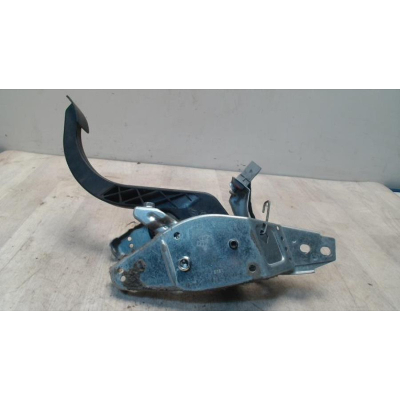 Pedalier d'embrayage OPEL ASTRA H PHASE 1 d’occasion