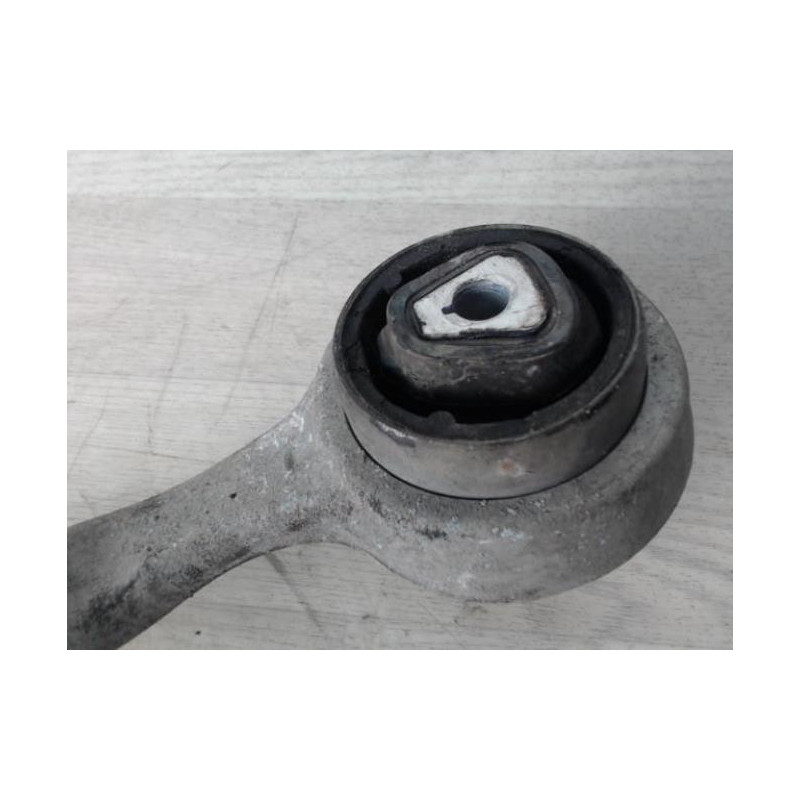 Bras de suspension superieur avant gauche BMW SERIE 1 E81 d’occasion