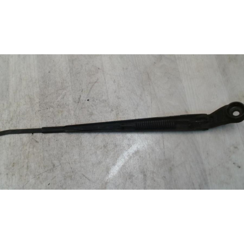 Bras essuie glace avant gauche TOYOTA YARIS 1 PHASE 1 d’occasion