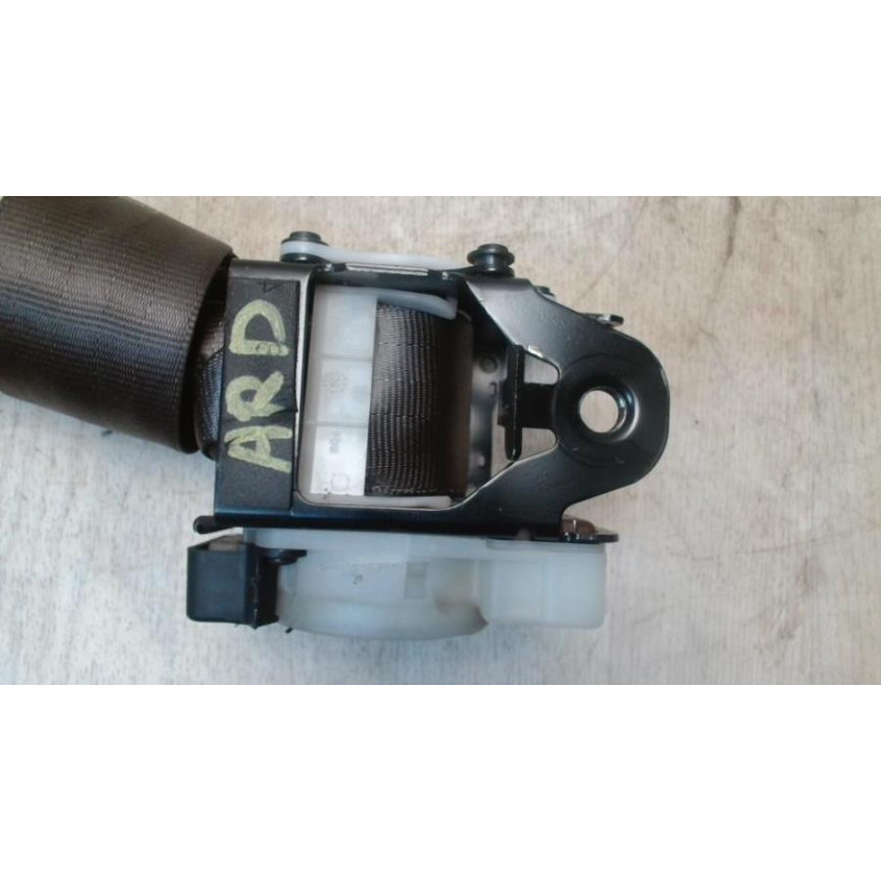 Ceinture arriere droit AUDI A4 2 PHASE 1 d’occasion
