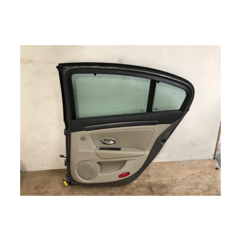 Porte arriere droit RENAULT LAGUNA 3 PHASE 1 d’occasion