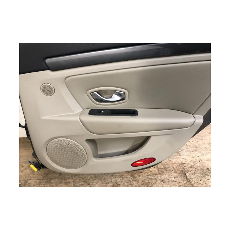 Porte arriere droit RENAULT LAGUNA 3 PHASE 1 d’occasion