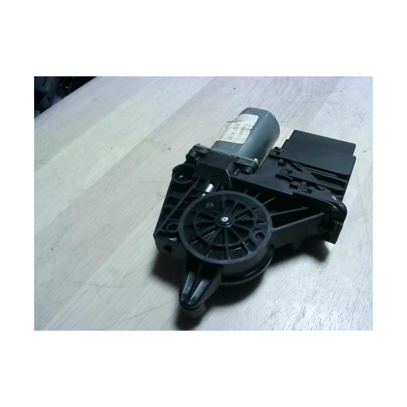 Moteur leve vitre arriere droit VOLKSWAGEN PASSAT 4 PHASE 2 d’occasion