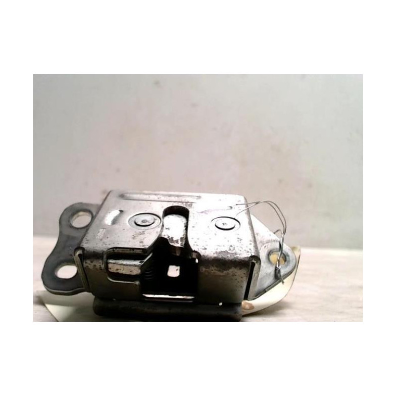 Serrure de coffre TOYOTA YARIS 1 PHASE 1 d’occasion