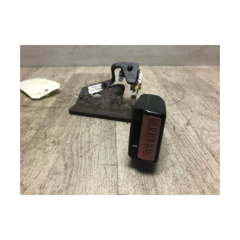 Attache ceinture arriere gauche CITROEN C4 1 PHASE 1 COUPE d’occasion