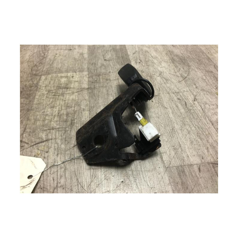 Attache ceinture arriere gauche CITROEN C4 1 PHASE 1 COUPE d’occasion