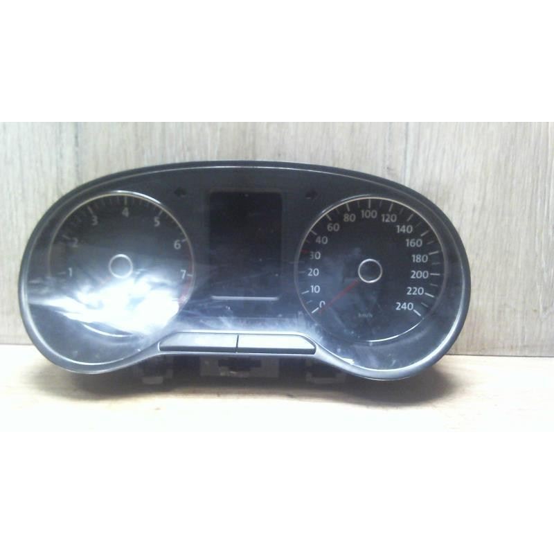 Compteur VOLKSWAGEN POLO 5 PHASE 1 d’occasion