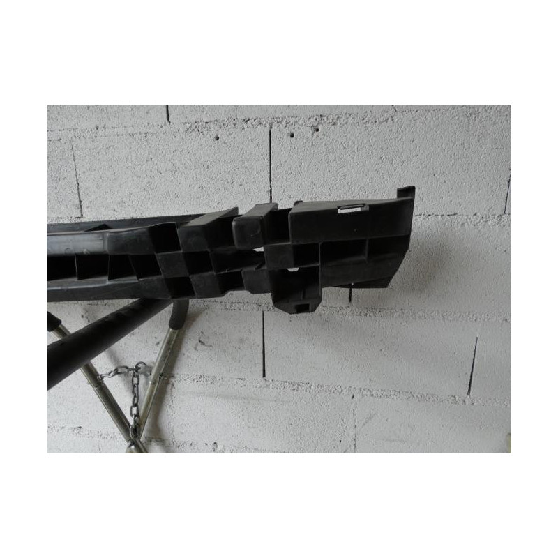 Renfort pare choc arriere (traverse) RENAULT CLIO 3 PHASE 1 d’occasion
