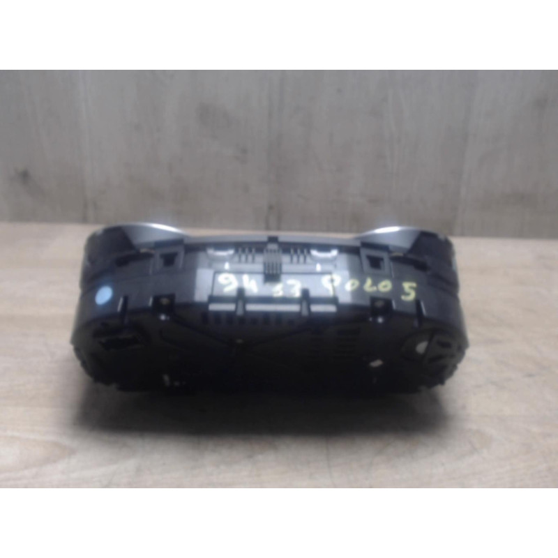 Compteur VOLKSWAGEN POLO 5 PHASE 2 d’occasion
