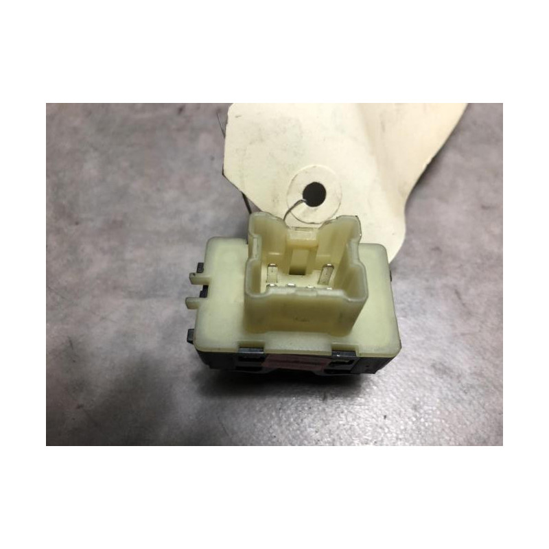 Interrupteur de leve vitre avant droit DACIA SANDERO 2 PHASE 1 d’occasion