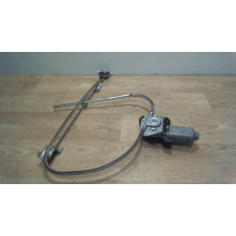 Leve vitre electrique avant droit RENAULT CLIO 1 PHASE 2 d’occasion