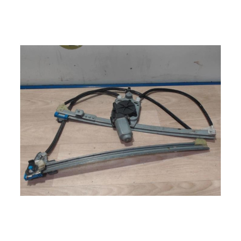Leve vitre electrique avant droit RENAULT LAGUNA 1 PHASE 2 d’occasion