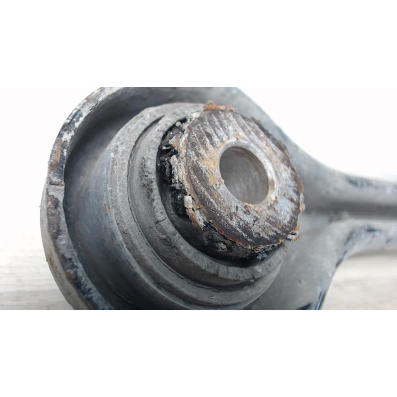 Triangle inferieur arriere droit BMW SERIE 1 E81 d’occasion