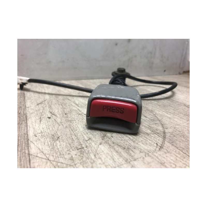Attache ceinture avant gauche NISSAN X-TRAIL 1 PHASE 1 d’occasion