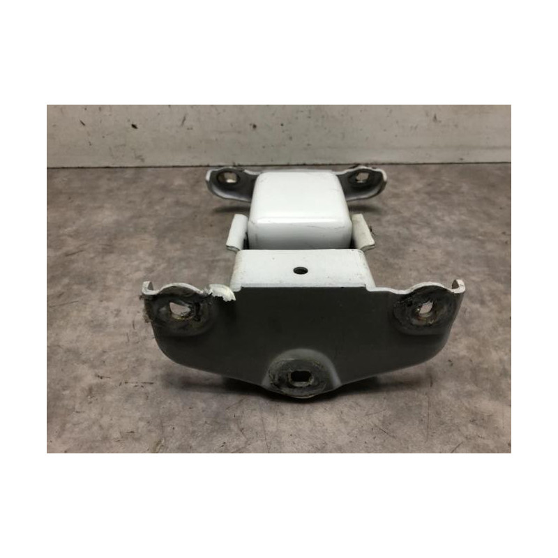 Charniere de porte de coffre gauche RENAULT TRAFIC 2 PHASE 1 d’occasion
