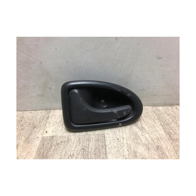 Poignee interieur avant gauche RENAULT TRAFIC 2 PHASE 1 d’occasion