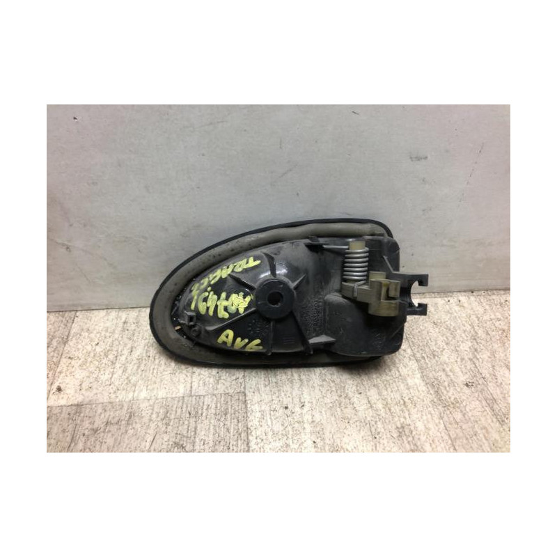 Poignee interieur avant gauche RENAULT TRAFIC 2 PHASE 1 d’occasion