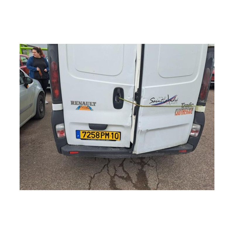 Crosse arriere gauche RENAULT TRAFIC 2 PHASE 1 d’occasion