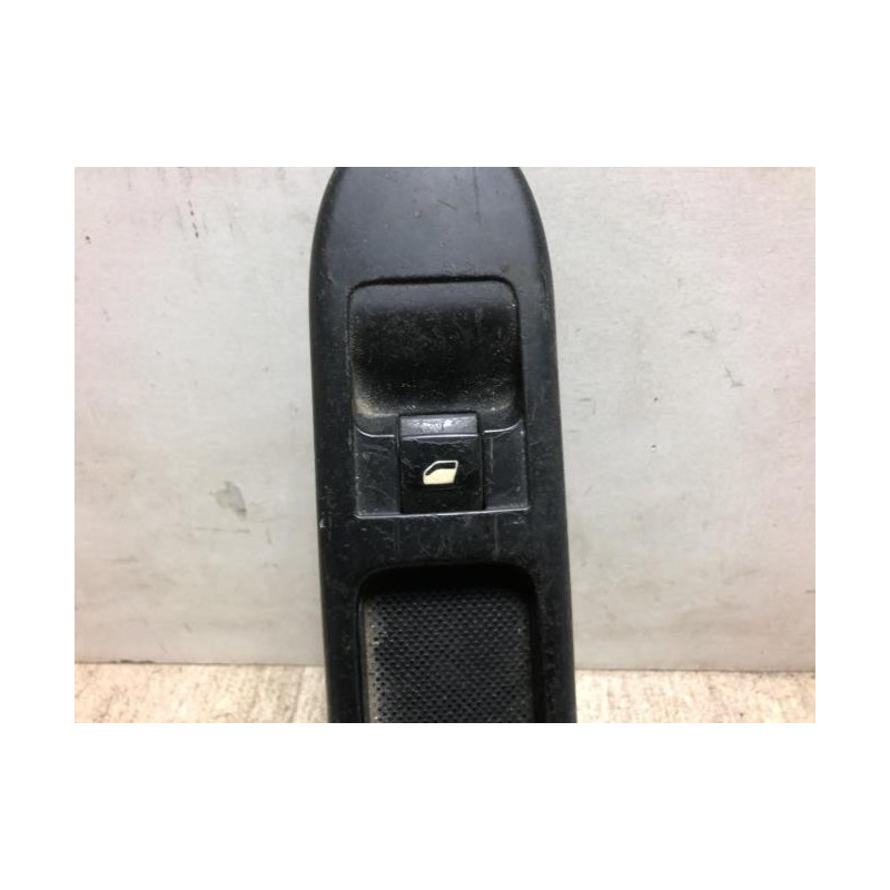 Interrupteur de leve vitre avant droit PEUGEOT 307 PHASE 1 d’occasion