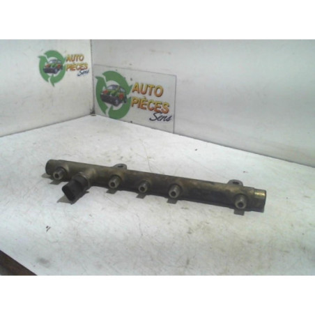 Rampe injection RENAULT MEGANE 1 PHASE 1 d’occasion