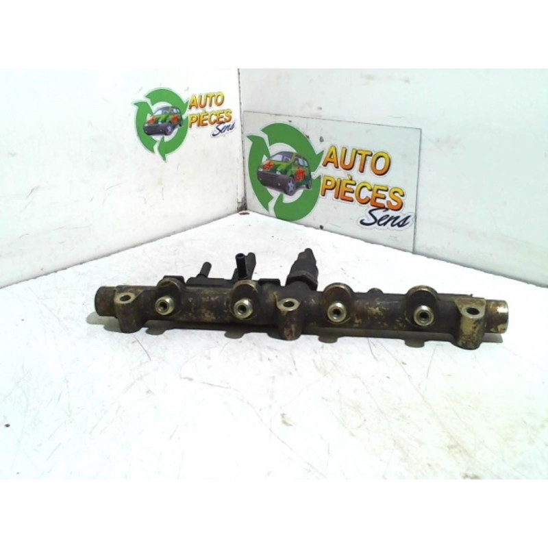 Rampe injection PEUGEOT  d’occasion