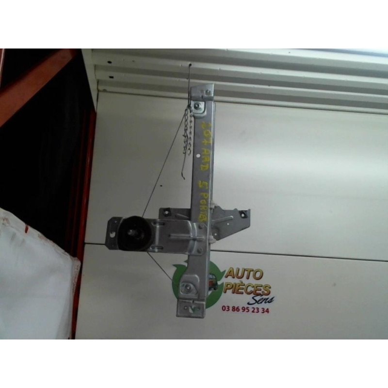Leve vitre mecanique arriere droit PEUGEOT 207 PHASE 1 d’occasion