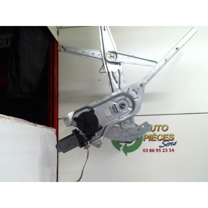 Leve vitre electrique avant droit RENAULT KANGOO 1 PHASE 2 d’occasion