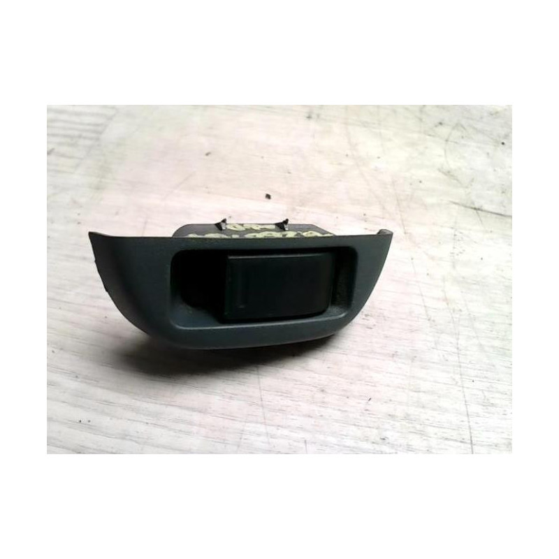 Interrupteur de leve vitre avant droit PEUGEOT 107 PHASE 2 d’occasion