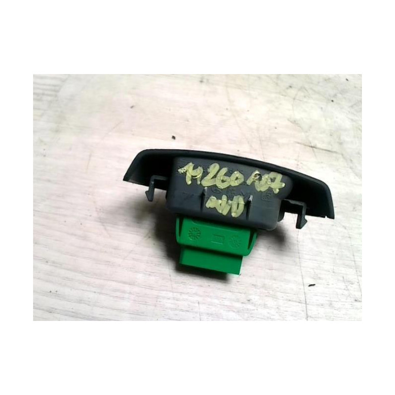 Interrupteur de leve vitre avant droit PEUGEOT 107 PHASE 2 d’occasion