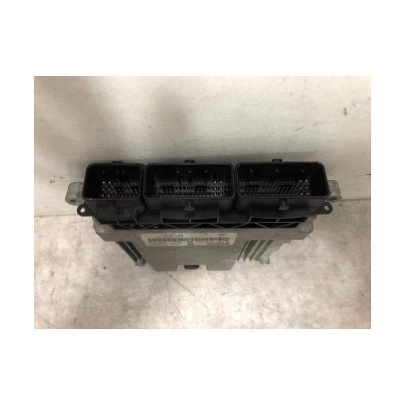 Calculateur moteur RENAULT  d’occasion