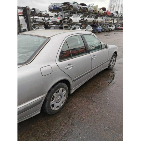 Cache moteur  MERCEDES CLASSE E 210 PHASE 2 d’occasion