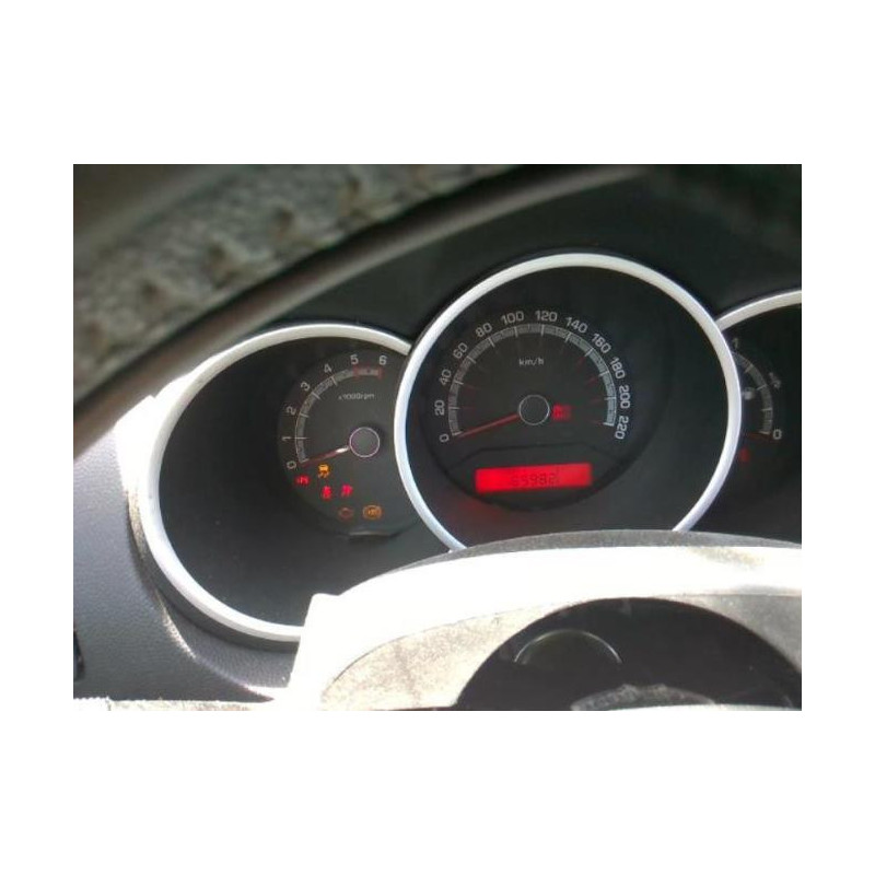 Serrure avant droit KIA VENGA PHASE 1 d’occasion