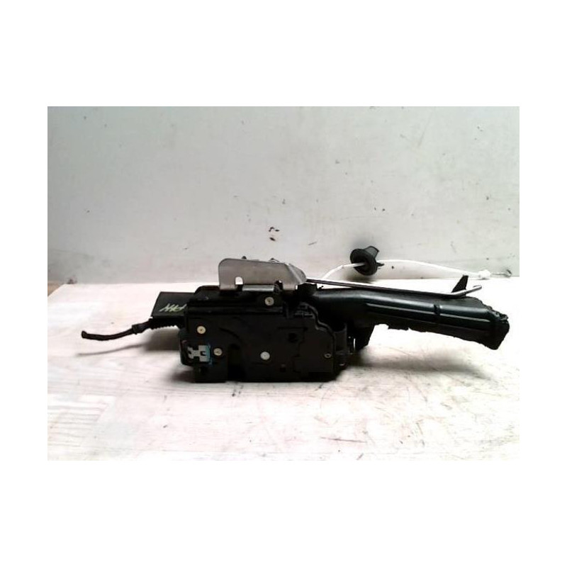 Serrure avant gauche AUDI A4 2 PHASE 1 d’occasion