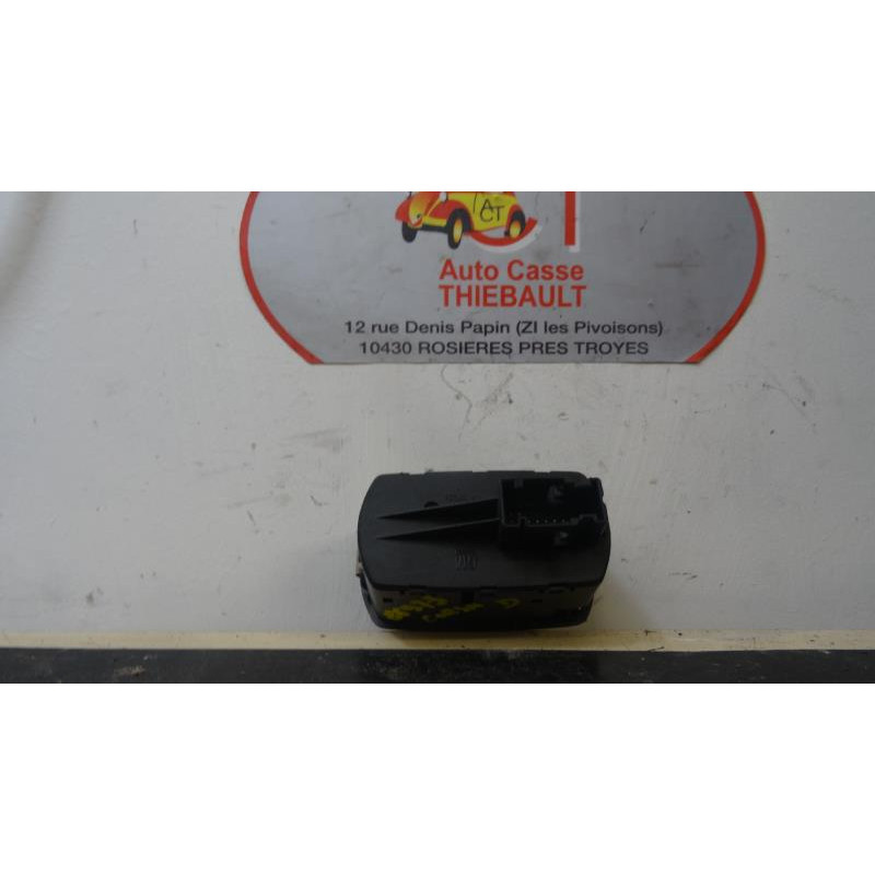 Interrupteur de leve vitre avant gauche OPEL CORSA 1.3 CDTI d’occasion
