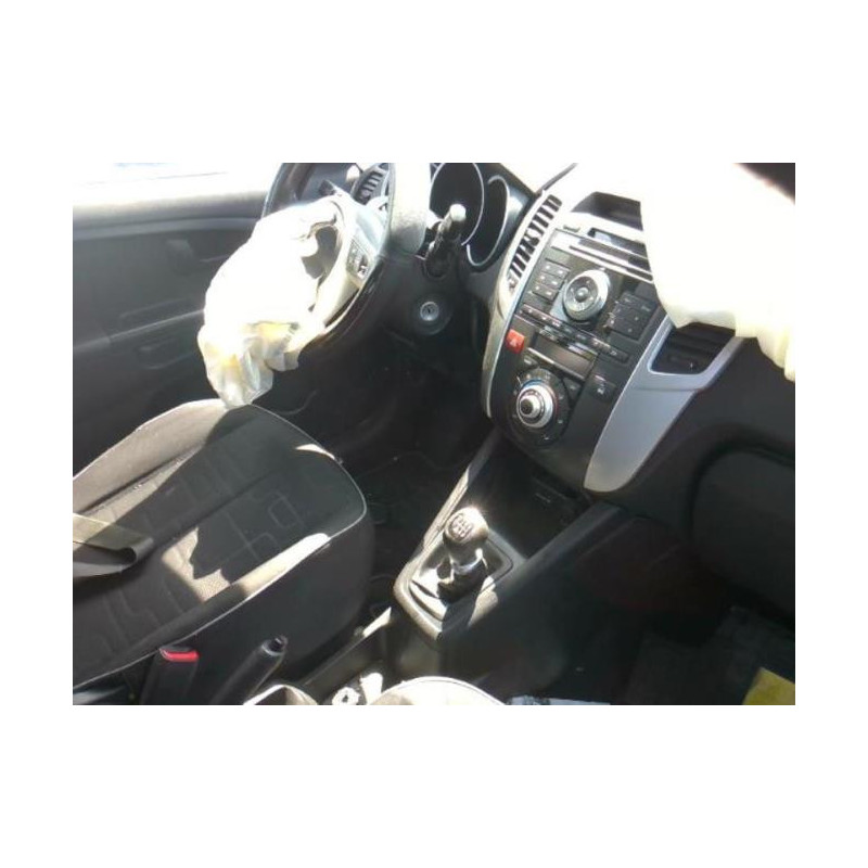 Anti brouillard arriere droit KIA VENGA PHASE 1 d’occasion