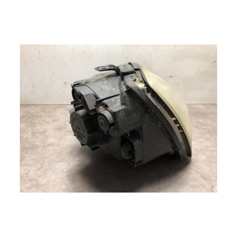 Optique avant principal droit (feux)(phare) KIA SORENTO 1 PHASE 1 d’occasion