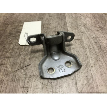 Charniere de porte avant gauche KIA SORENTO 1 PHASE 1 d’occasion