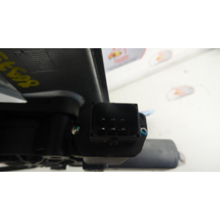 Leve vitre electrique avant droit OPEL CORSA 1.3 CDTI d’occasion