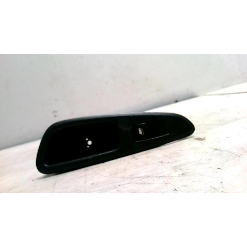 Interrupteur de leve vitre arriere droit PEUGEOT 308 1 PHASE 1 d’occasion